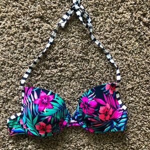 Bathing suit top from Lascana 34A